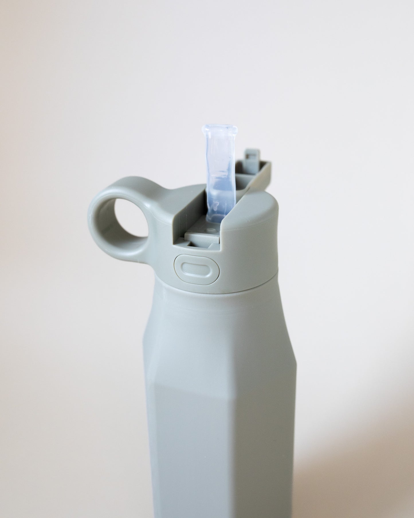 Silicone water bottle - Sage Green