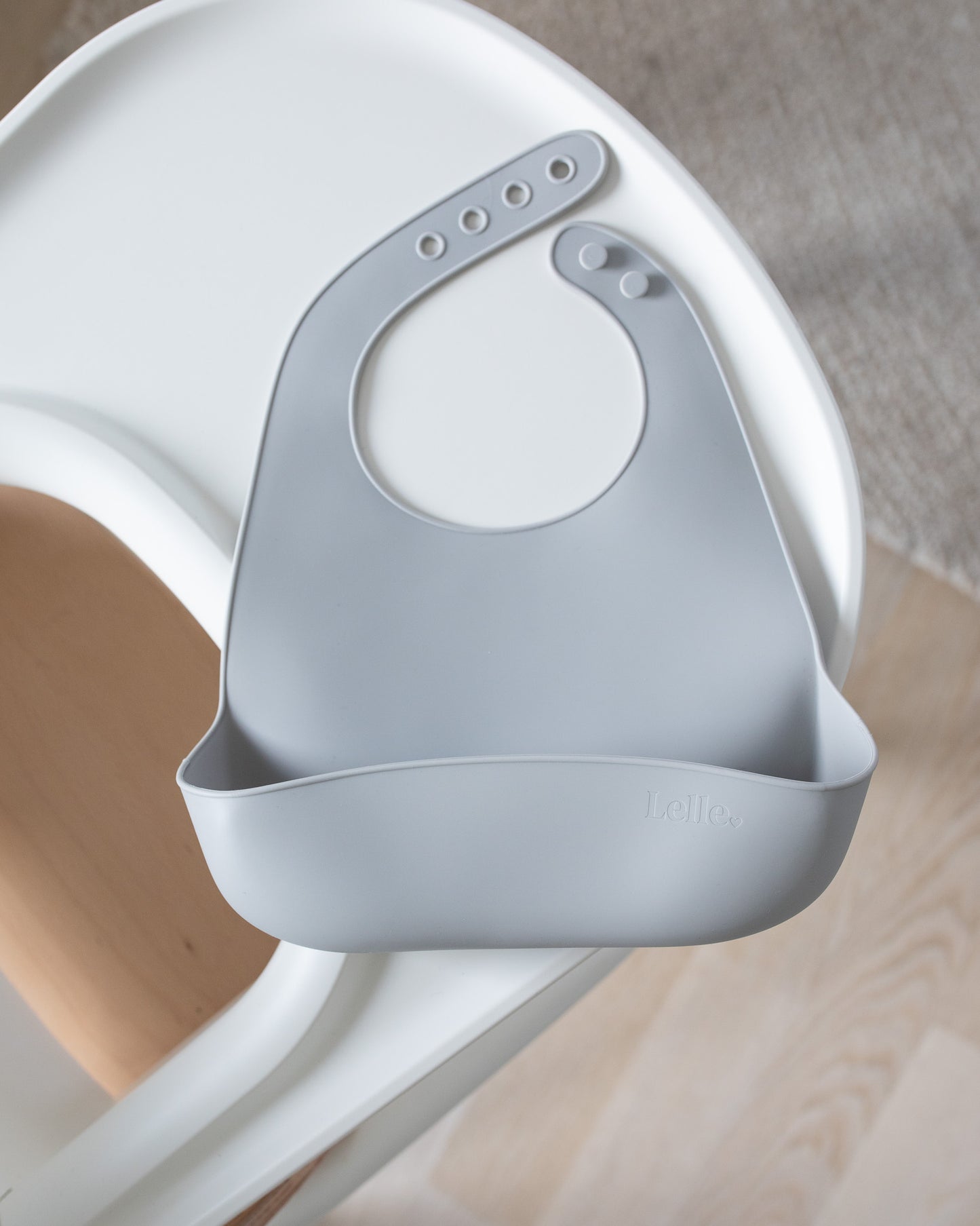 Bib in silicone - Cloud Grey
